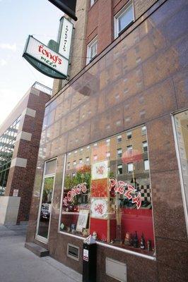 Fong's Pizza in Downtown Des Moines