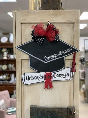 Loved this handmade door hanger for my favorite UGA grad.