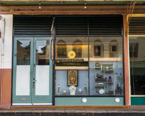 The front of the gallery on Maunakea Street, facing the entrance to Maunakea Marketplace