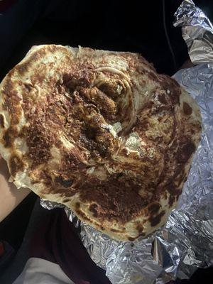 Orden unas baleadas sencillas y esto fue lo q recibí, la tortilla estaba dura y no tenias nada de frijoles ni queso era casi todo harina