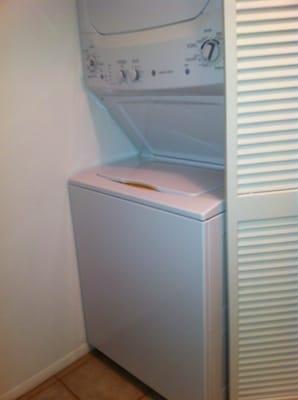 Washer/dryer in utility closet