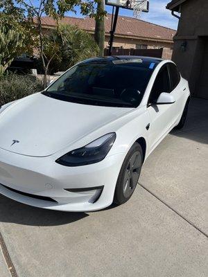 2023 Tesla 3 with OEM Glass