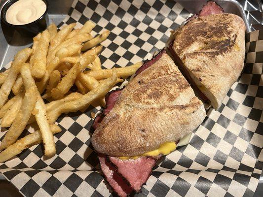 Pastrami Cuban.. Yum!