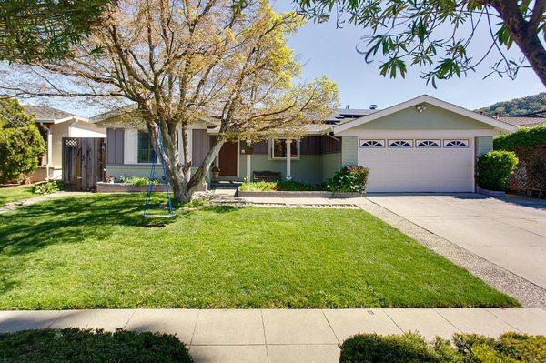 San Jose
 Listed: $869,000 
  Sold: $940,000