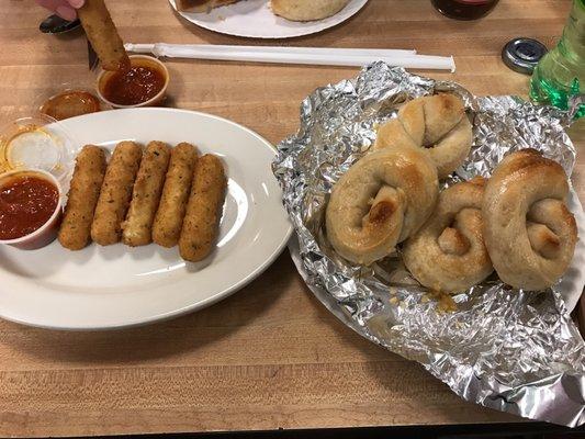 Great mozzarella sticks and garlic knots!