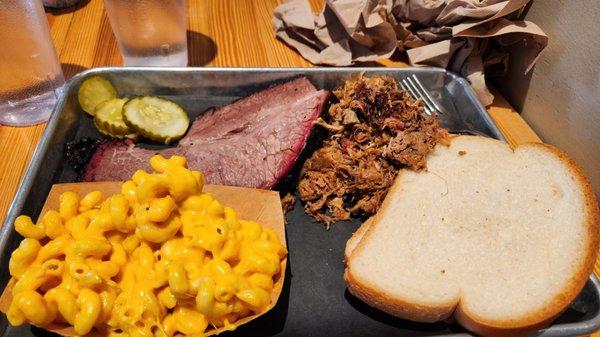 2 meat...pulled pork and brisket with a side of mac n cheese