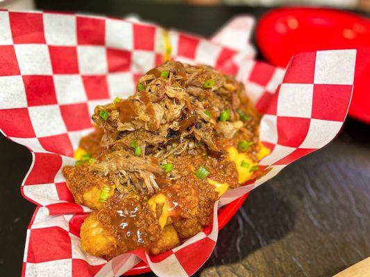 pulled pork chili cheese tater tots