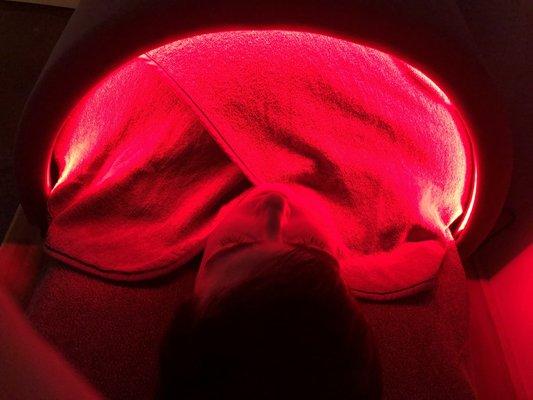 Infrared Sauna with Fat Burning chromotherapy!