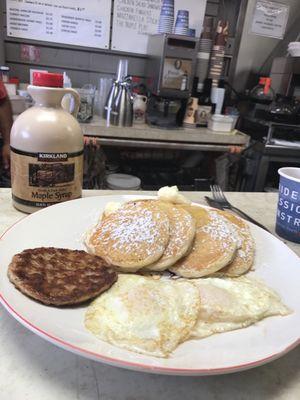 Babes plate ! HUNGRYMAN with sausage patties and silver dollar pancakes