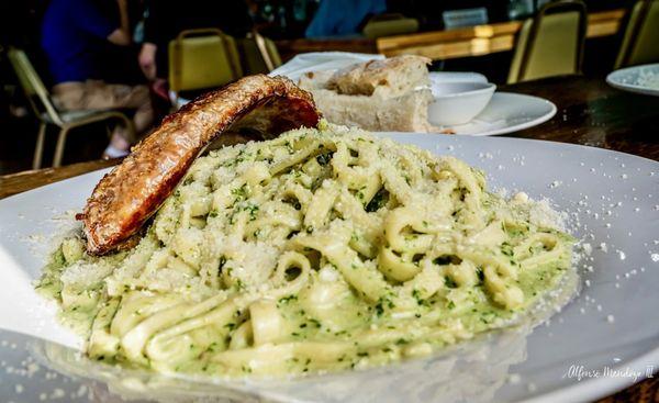 Linguine al Pesto Lunch