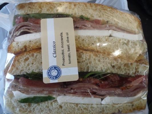 Classico sandwich has prosciutto! !