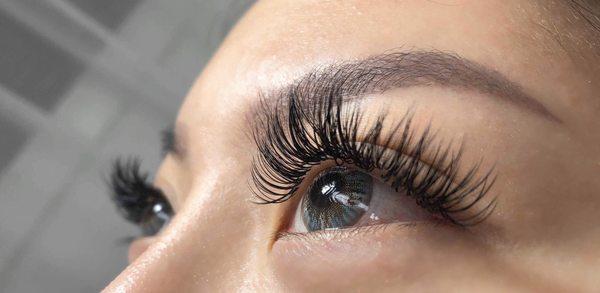 Eyelashes extensions