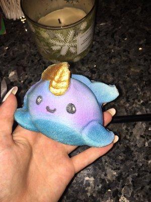 narwhal bathbomb