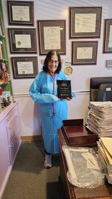 Dr. Veena Puri was presented with a 40-Year Service Plaque by the Medical Staff Office at Washington Hospital