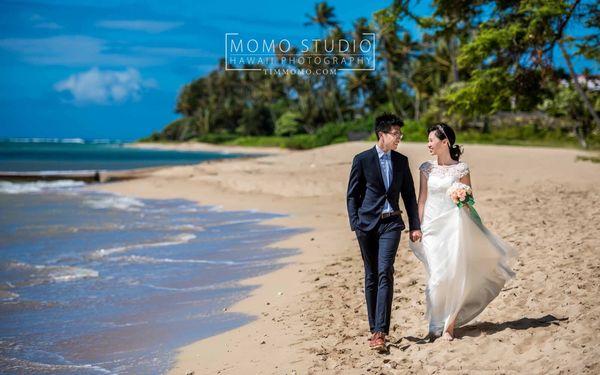 Seaside photoshooting.  Prewedding photography package