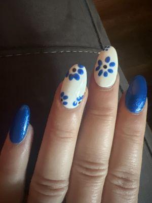 Wanted 2 fingers with flowers not poka dots running together