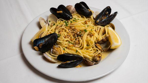 Linguine Clams & Mussels