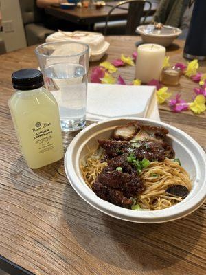 Crispy chicken bowl and ginger lemonade