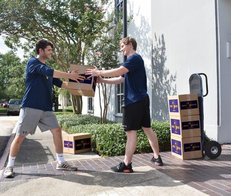 Movers and Helpers makes moving easy.