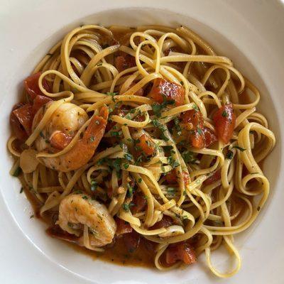 Shrimp linguine