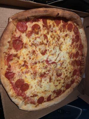 Traditional Large Grande Pizza with extra cheese & pepperoni