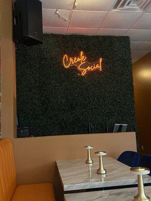 Neon light sign