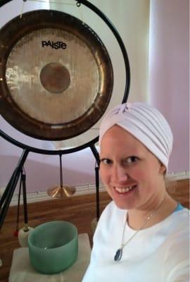 Devi Atma Kaur- Jenn with her Crystal Singing bowl