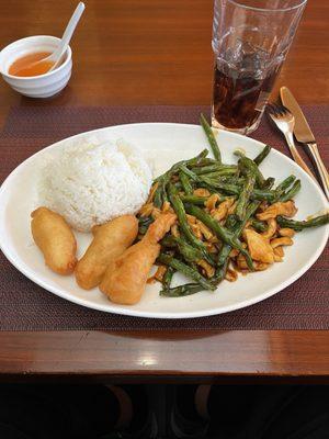 Delicious Chicken with garlic string beans!