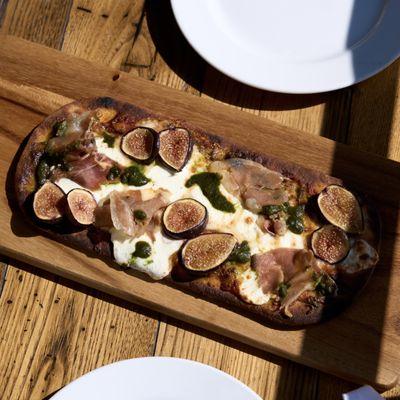 Fig & Prosciutto Flatbread Pizza