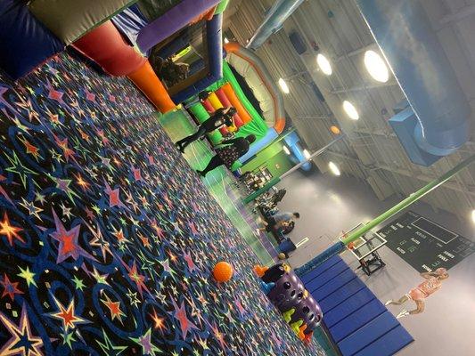 This is one of the play rooms. Including XXL jumpers, basketball court, baby carrousel, & lots of balls.