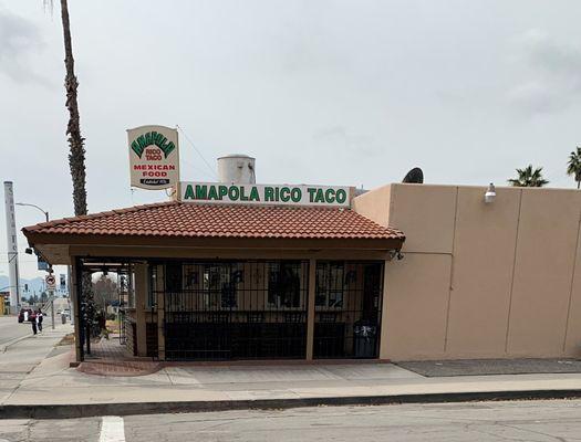 Family-owned taco shop that resides in building that was Glen Bell's first taco restaurant