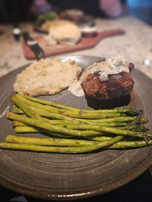 Steak, asparagus and potatoes