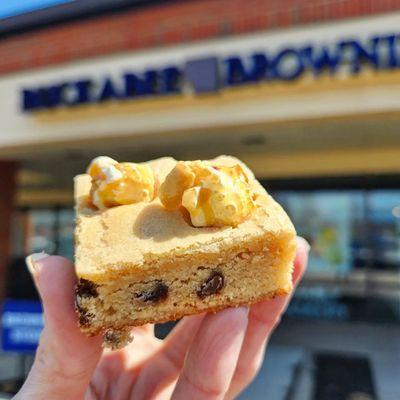 Cracker Jack Peanut Butter blondie