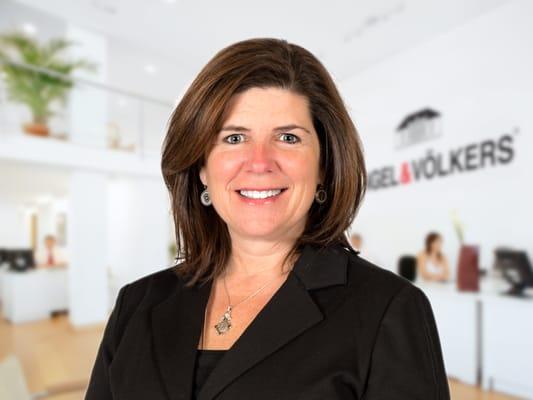 Colleen M. Holmes, Real Estate Broker & Managing Partner