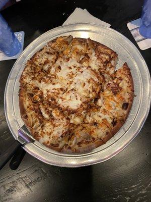 Grilled Buffalo Chicken Horseshoe Pizza