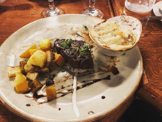 8oz filet, vegetables, mashed potatoes