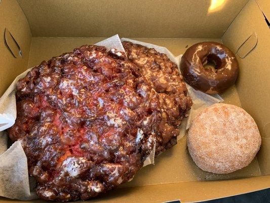 Look at how big those fritters are compared to the other donuts!!