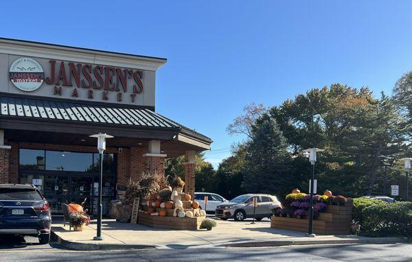 Store frontage celebrating Fall