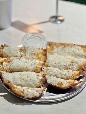 Garlic cheese bread (8 slices) with ranch -- we also order marinara to go with it.