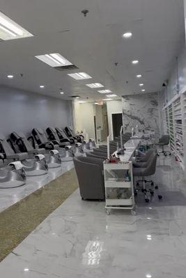 12 brand new pedicure chairs!