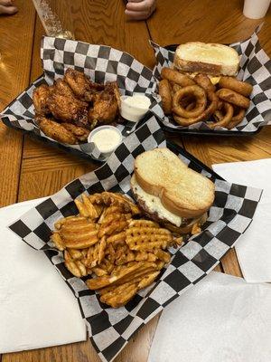 Patty melts, waffle fries and chicken wings!