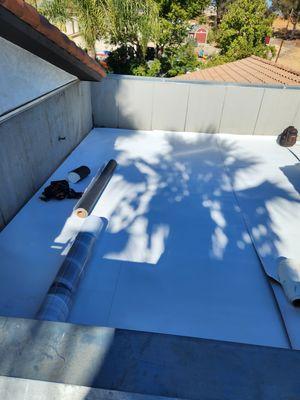 Flat roof TPO membrane cool roof system. #roofing