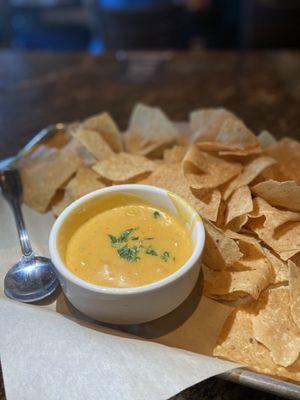 Cheese dip and chips