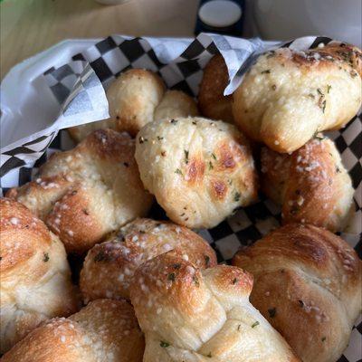 Garlic knots