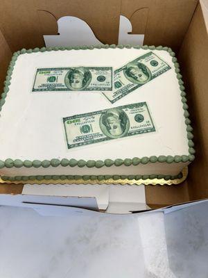 This is the CAKE THEY SHOWED US AT PICK UP BEFORE DOING IT OVER . This cake didn't look $163 .