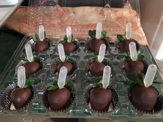 Milk chocolate strawberries infused