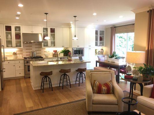 What a pretty kitchen!