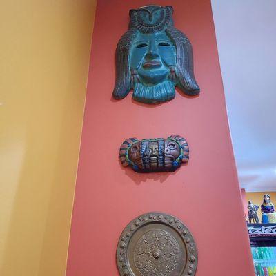 Love these Aztec decor