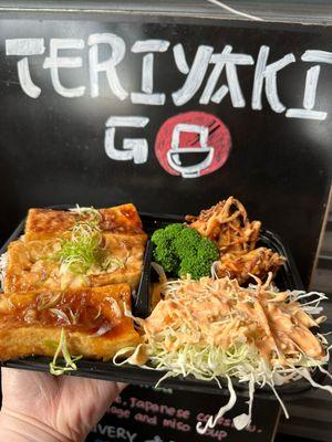 Tofu teriyaki bentox box