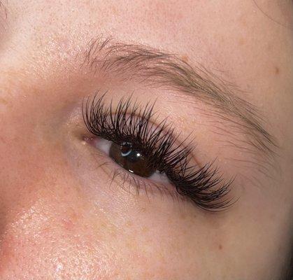 Eyelash Extensions Near Me. Hybrid Lash Extension Set Call Today To Book Your Appointment Today.